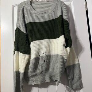 SHEIN Green and Gray Crew Neck Sweater with Ribbed Texture